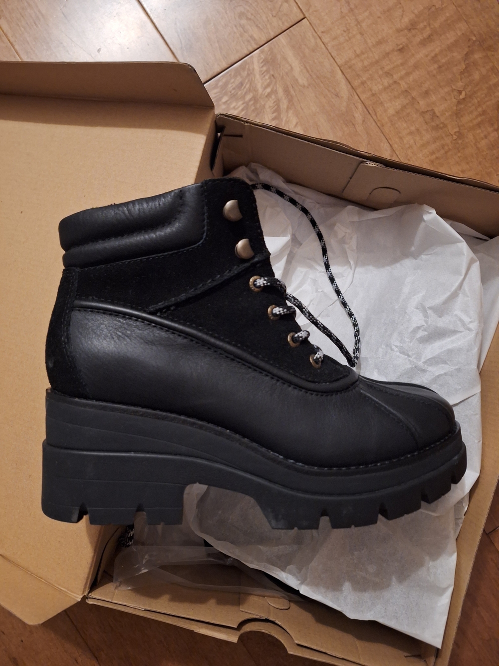 NIB Sperry Women's Black Platform Ankle Boots